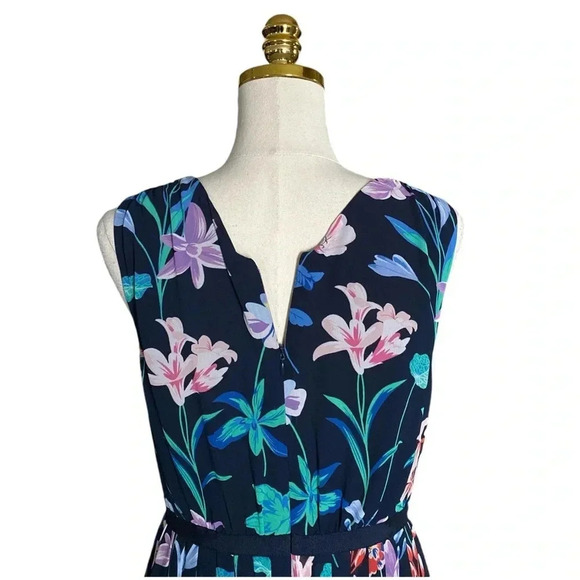 TALBOTS |Navy Floral Pleated Chiffon Surplice Neckline Sleeveless Dress Size 10P - Picture 8 of 10